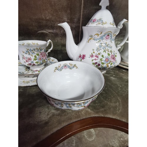 543 - Pretty 28 piece royal standard mandarin tea set, to include 6x trios, 6x bowls, sandwich plate, teap... 