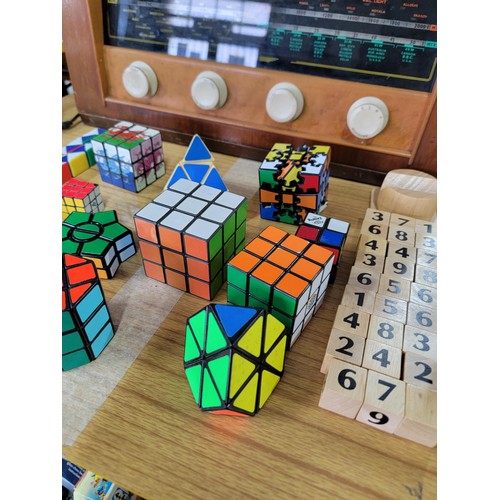 81 - Collection of variious Rubiks cubes and puzzles