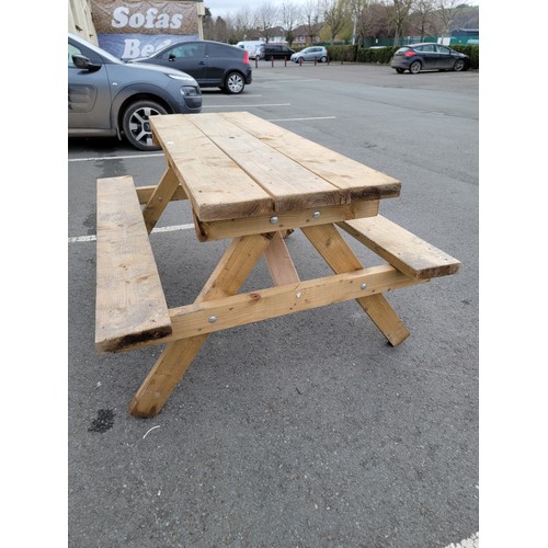 534 - Good quality hand made picnic bench using good quality thick gauge timber built with a sturdy constr... 