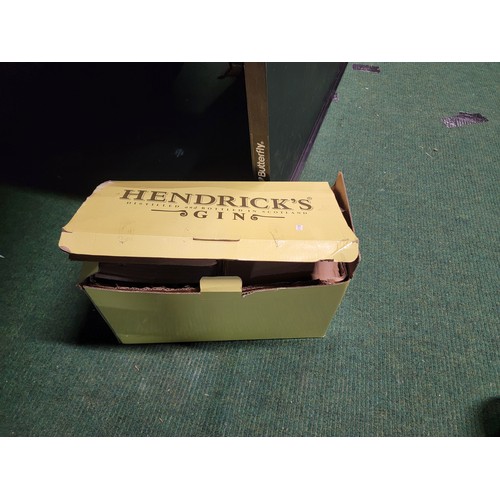 424 - Unused rare Hendrick's A Most Unusual Gin tea set. Two cups have been repaired. Complete with origin... 