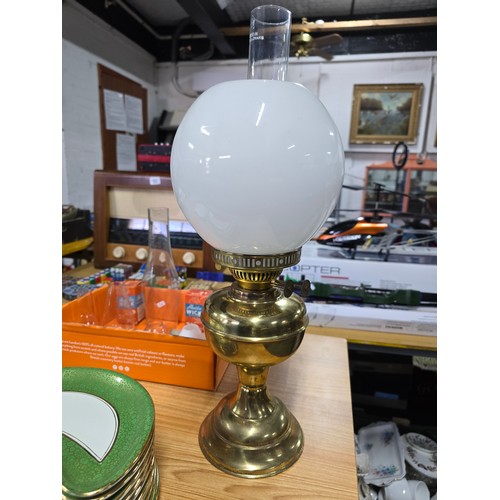 364A - Quantity of collectables to inc a complete oil lamp a quantity of parts inc glass chimney, 2x boxed ... 