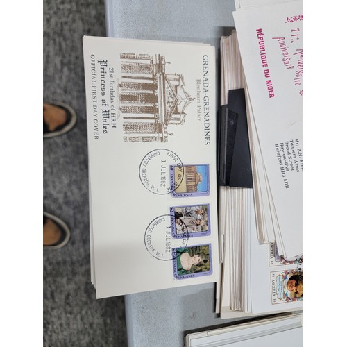 20 - Very large collection of first day covers all relating to the Royal Family inc 1981 Royal Wedding, 1... 