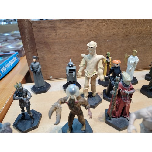 28 - Large collection of official Dr Who figurines 30x in total inc Weeping Angel, Ood Sigma, Tritovore, ... 