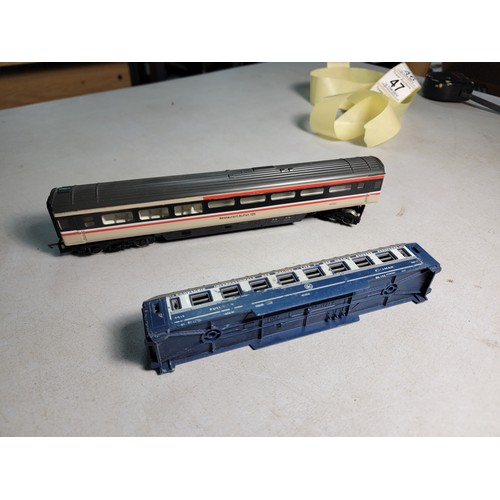 42 - Large quantity of railway coaches by Tri-ang, Hornby buffer carriage, sleeping car etc