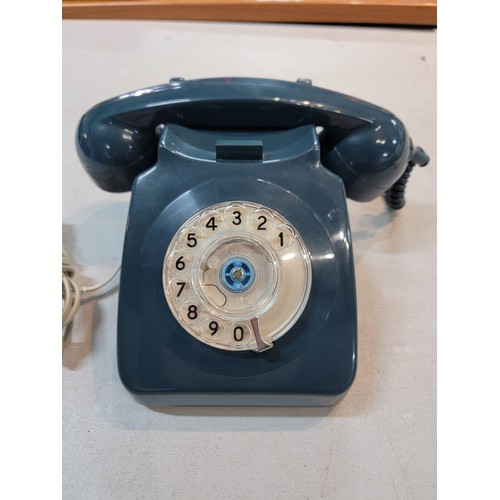 196 - Good quality vintage original as new rotary telephone in concord blue, model 8746g Dfm. 82/2. Dated ... 