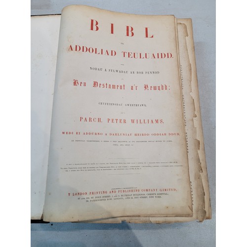 199 - Antique leather bound Welsh Bible, Bibl yr Addoliad Teuluaidd, by Peter Williams dated to 1826, Prin... 