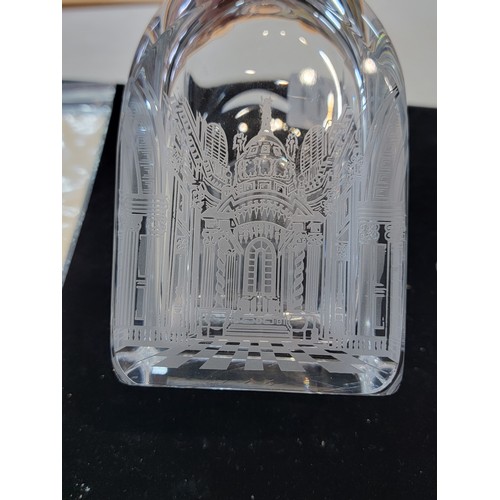 211 - Good quality heavy crystal decanter named St Paul's Decanter by the Heritage Collection, depicting s... 