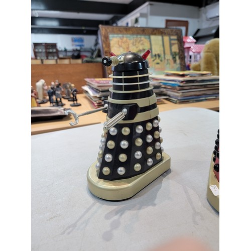 212 - Collection of 3x RC battery powered miniature Dalek models, 1 has a remote control that powers all t... 