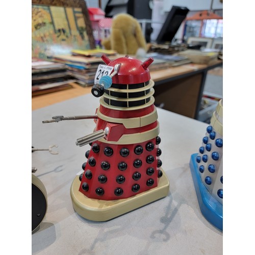 212 - Collection of 3x RC battery powered miniature Dalek models, 1 has a remote control that powers all t... 