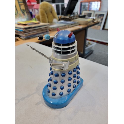 212 - Collection of 3x RC battery powered miniature Dalek models, 1 has a remote control that powers all t... 