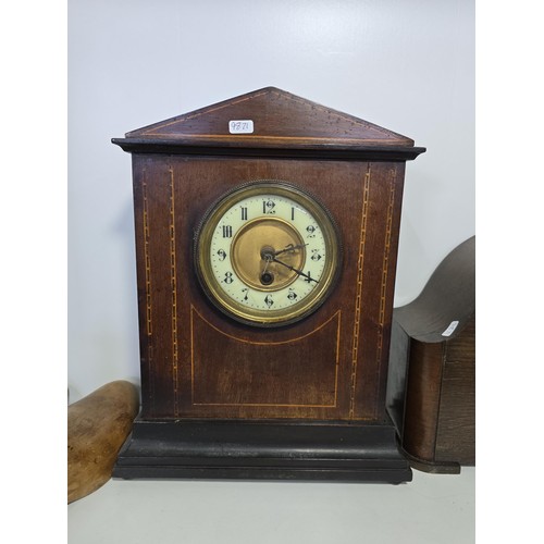 107 - 2x good vintage mantel clocks along with a pair of vintage shoe shapers and historical headlines new... 