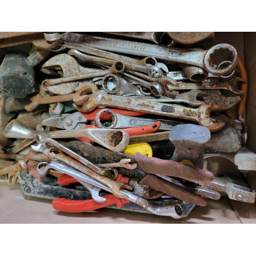 129 - Box of large spanners along with a vehicle jack, along with holdall bag of spanners & sockets etc.