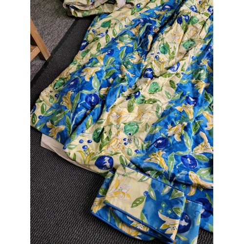 182 - Good quality pair of heavy duty lined curtains with a blue yellow and green multicoloured pattern, c... 