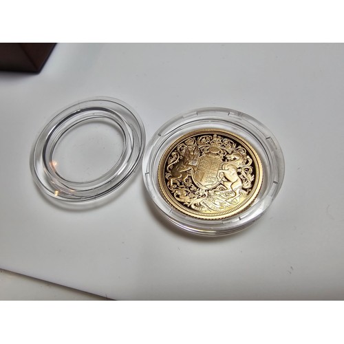 344 - An as new the Royal Mint Queen Elizabeth II memorial sovereign 2022 gold proof coin, this sovereign ... 