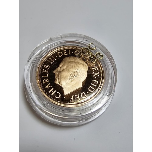 344 - An as new the Royal Mint Queen Elizabeth II memorial sovereign 2022 gold proof coin, this sovereign ... 