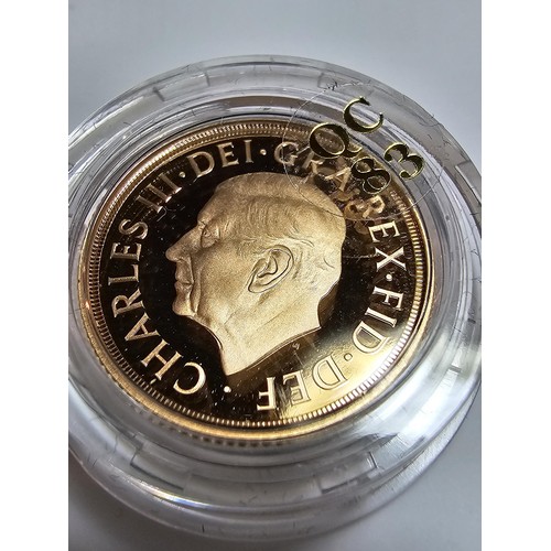 344 - An as new the Royal Mint Queen Elizabeth II memorial sovereign 2022 gold proof coin, this sovereign ... 