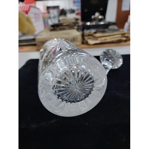 381 - Good quality vintage cut glass crystal decanter with fern design pattern to the decanter and stopper... 