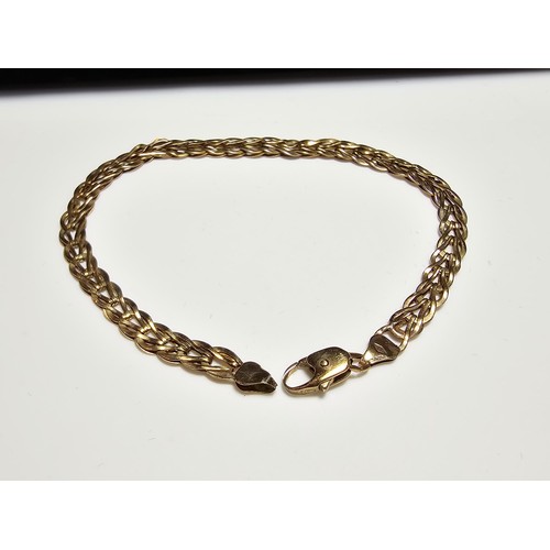 357 - A good hallmarked 9ct yellow gold double link bracelet signed Unoaerre in excellent clean condition,... 