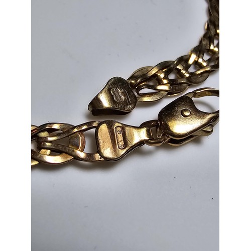 357 - A good hallmarked 9ct yellow gold double link bracelet signed Unoaerre in excellent clean condition,... 