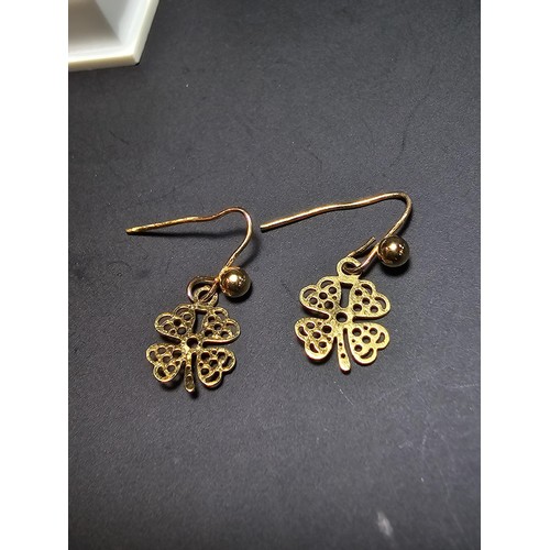 362 - A pair of 9ct yellow gold 4 leaf clover drop earrings in excellent clean condition and boxed. Total ... 