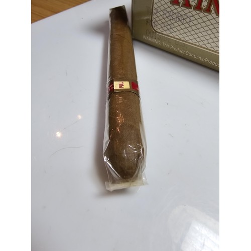 332 - A near complete box of sealed King Edward invincible deluxe cigars. 41 out of 50 in the box. Expensi... 