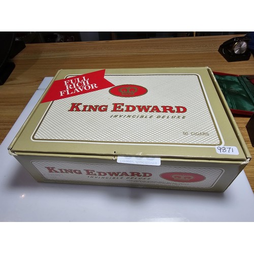 332 - A near complete box of sealed King Edward invincible deluxe cigars. 41 out of 50 in the box. Expensi... 