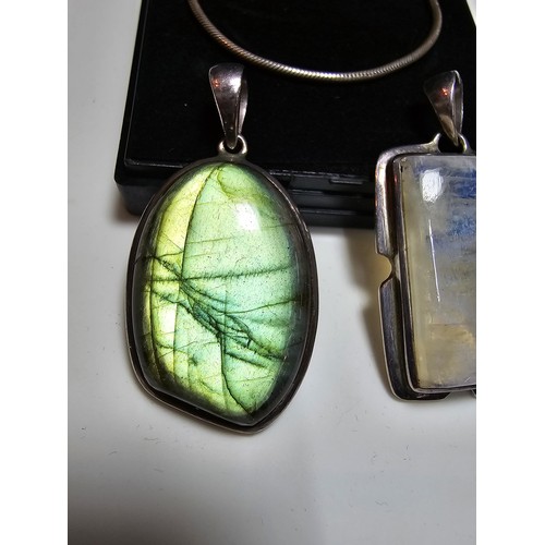 293 - 2x stunning 925 silver pendants, 1 inset with labradorite stone the other with a spectrolite stone (... 