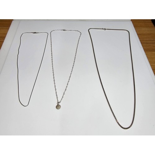 304 - A bundle of 3x good 925 silver chains to include a good quality 22