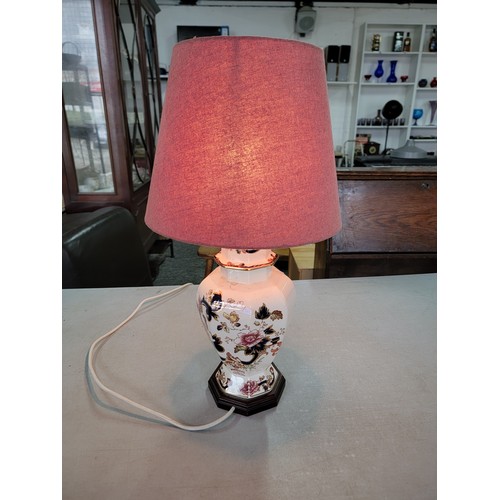 459 - Good quality Masons Mandalay hand painted ceramic lamp complete with shade and plug in overall good ... 