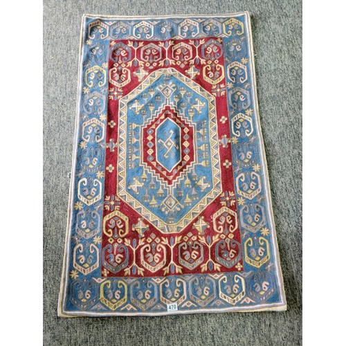 470 - Well made hand crafted Indian rug displaying vibrant colours with a lined back in good order with no... 