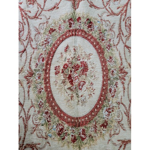 472 - Good quality hand made cream and red floral traditional style rug in excellent condition with no rip... 