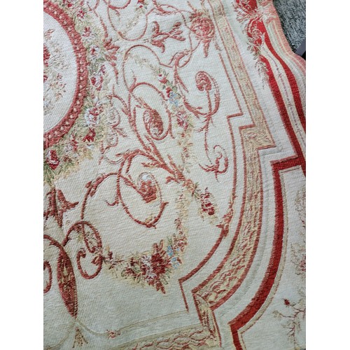 472 - Good quality hand made cream and red floral traditional style rug in excellent condition with no rip... 