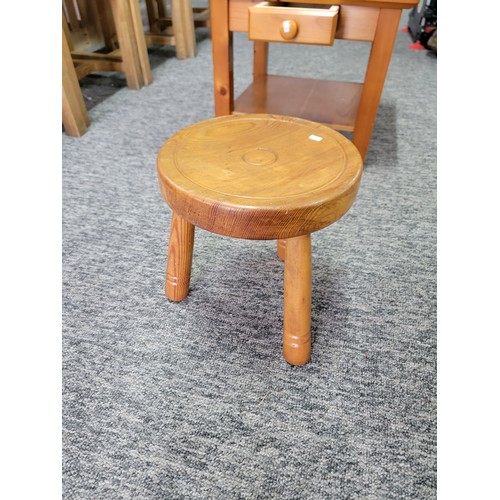 482 - Pine occasional table with 1 drawer to the top and shelf to the base along with a vintage pine 3 leg... 