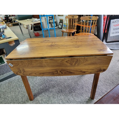 488 - Formica topped drop leaf dining table with 4x farmhouse chairs, chairs need attention. Table stands ... 