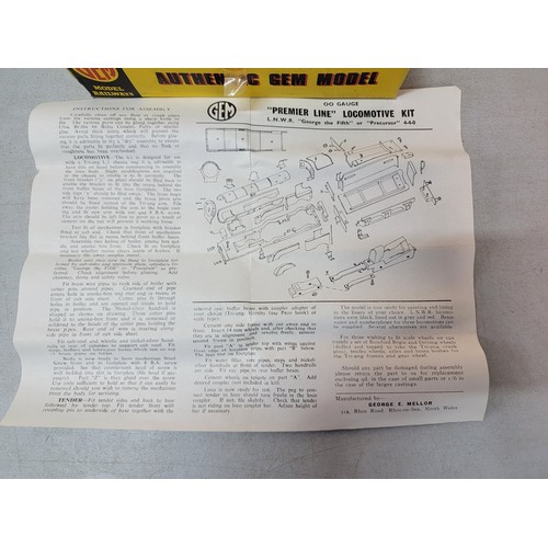 36 - 2x Locomotive kits to include 1x Grey 