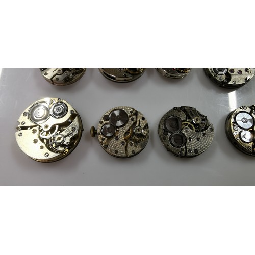 267A - Large quantity of various mechanical watch movements and dials, to include some good brand names. Mo... 