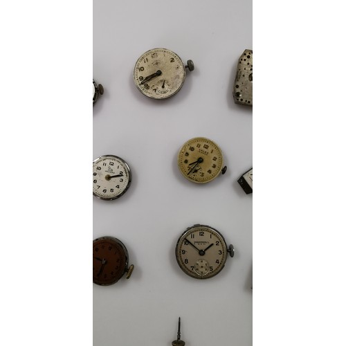 267B - Large quantity of various mechanical watch movements and dials, to include some good brand names. Mo... 