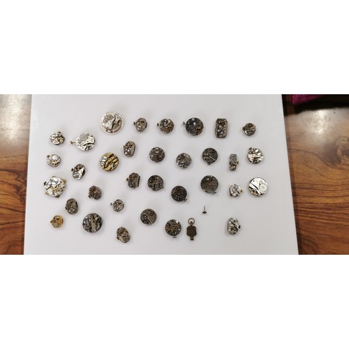 267B - Large quantity of various mechanical watch movements and dials, to include some good brand names. Mo... 