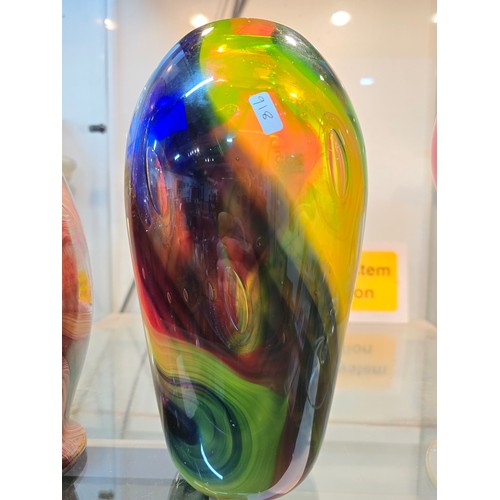 255 - 3 good quality art glass vases to include a stunning multi coloured hand blown glass vase featuring ... 