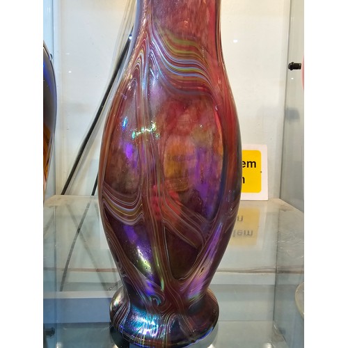 255 - 3 good quality art glass vases to include a stunning multi coloured hand blown glass vase featuring ... 