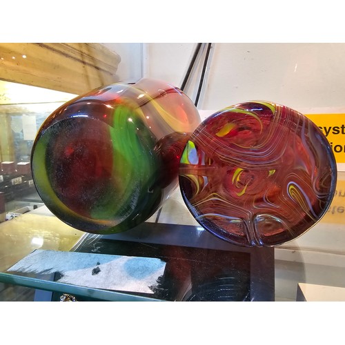 255 - 3 good quality art glass vases to include a stunning multi coloured hand blown glass vase featuring ... 