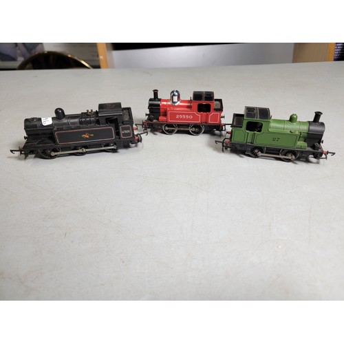 42 - 3x Tri-ang 00 Gauge tank locomotives to include a Red 25550 tank loco, Tri-ang Hornby R52 Jinity and... 