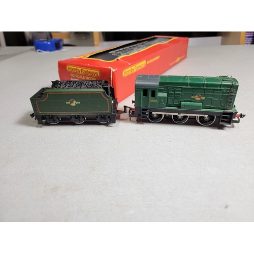 41 - Hornby 00 Gauge R.759 G.W.R. 4-6-0 Albert Hall locomotive in good overall condition with its origina... 