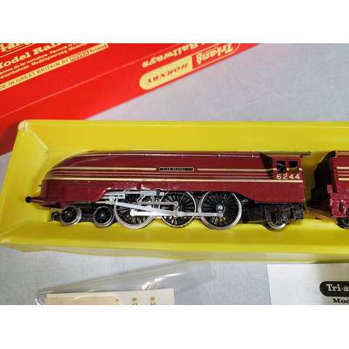 22 - Tri-ang Hornby 00 Gauge R871 L.M.S. 4-6-2 Coronation King George VI Locomotive and Tender in Maroon.... 