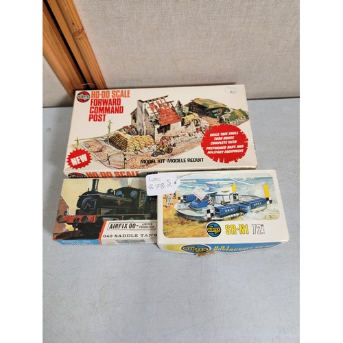 44 - 3x Airfix boxed model kits inc an Airfix OO gauge 040 saddle tank, an Airfix H.D.L. SR-N1 Hovercraft... 