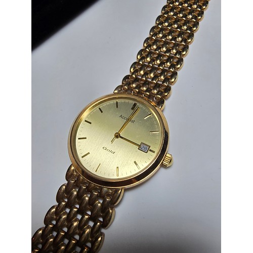 331 - Good quality hallmarked 9ct. yellow gold gents wristwatch by Accurist which feature 9ct. gold strap ... 