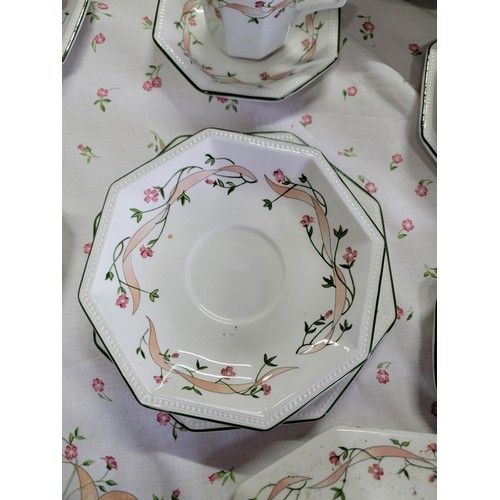 127 - Very large and comprehensive Eternal Beau Johnson brothers, dinner set, tea set, and coffee set, a t... 