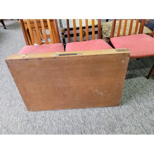 129 - Good quality fold up pasting / car boot table in overall good condition with metal braces to the leg... 