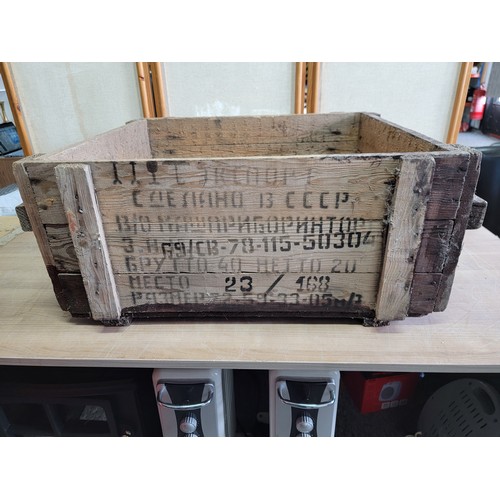 139 - A good quality vintage mid century Russian wooden crate, with Russian writing on one side and stampe... 