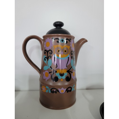 110 - Collectable & Rare Sadler part coffee set with owl design, the set consists of coffee pot, 4x cups, ... 